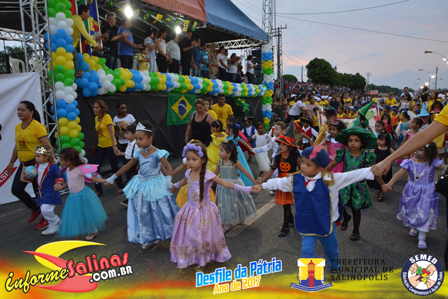2º Dia de Desfiles da semana Pátria, em Salinópolis