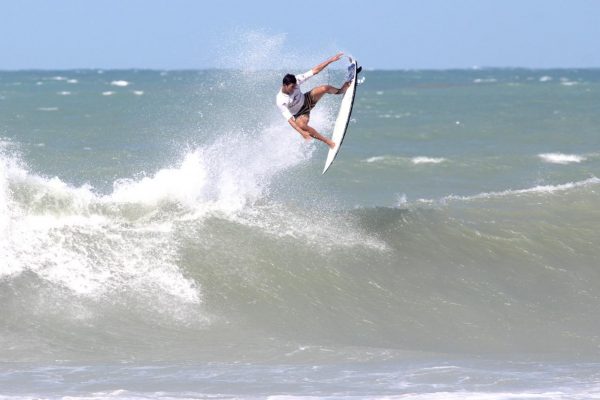 Paraense Nayson Costa, conquistou a 2ª colocação no ranking Cearense de Surf 2018.