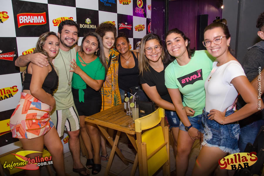Domingueira Top do Gullas Bar, com show do Grupo Tom do Samba