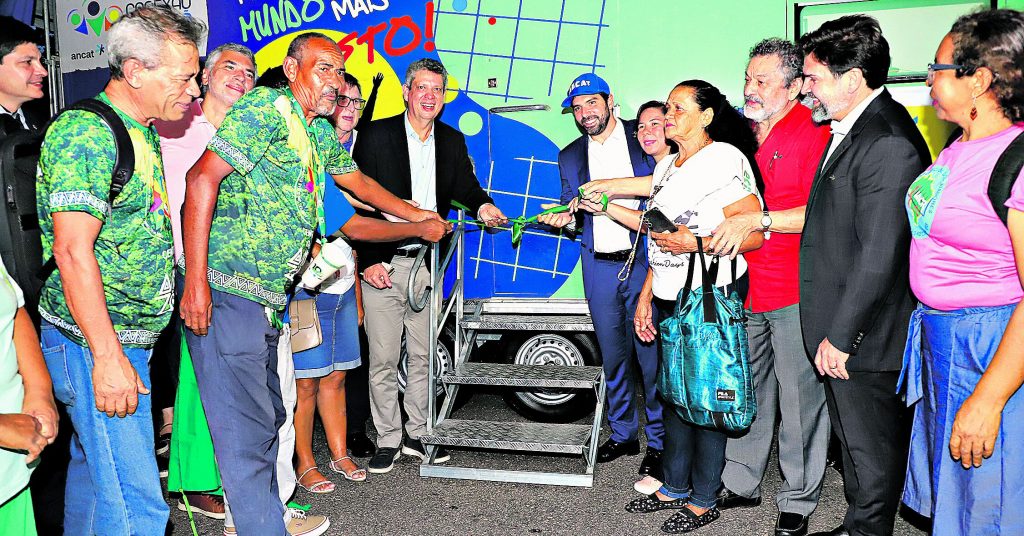 Ministro lança projeto para apoiar catadores de recicláveis