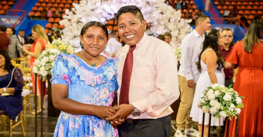 Casamento coletivo celebra o amor de 58 casais em Belém