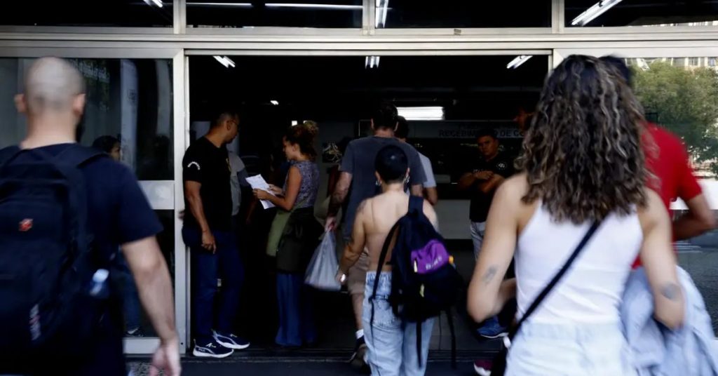 CNU 2025: nova retificação muda vagas e cargos; confira