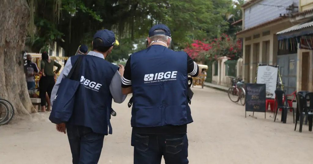 IBGE anuncia concurso com salários de até R$ 4,3 mil e quase 10 mil vagas