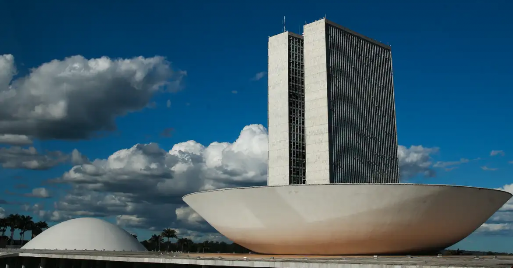 Concurso da Câmara dos Deputados é autorizado com salário de até R$ 29 mil